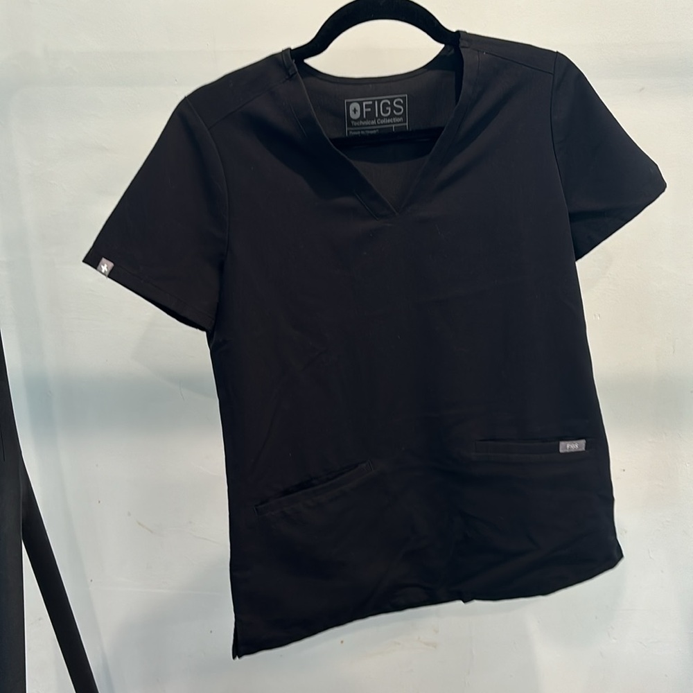 Figs women’s Casma scrub top black
